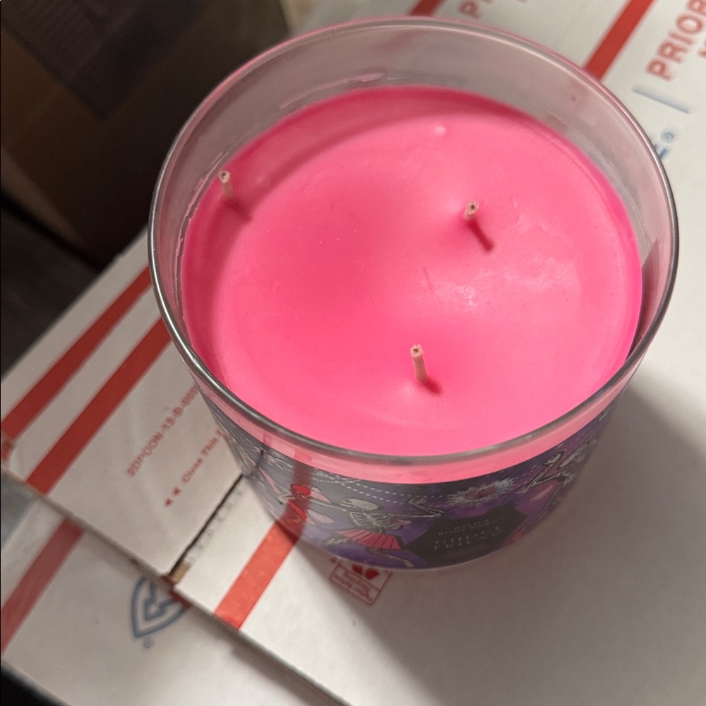 Bath & Body Works Ghoul Friend Purple Candle - Picture 3 of 4